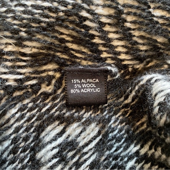 Alpaca Connection Hooded Sweater Shawl Poncho Black White Women’s One Size - Picture 10 of 11